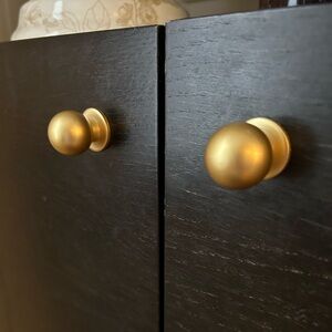 20 cabinets knobs